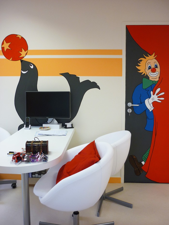 Les mobiliers prennent place.